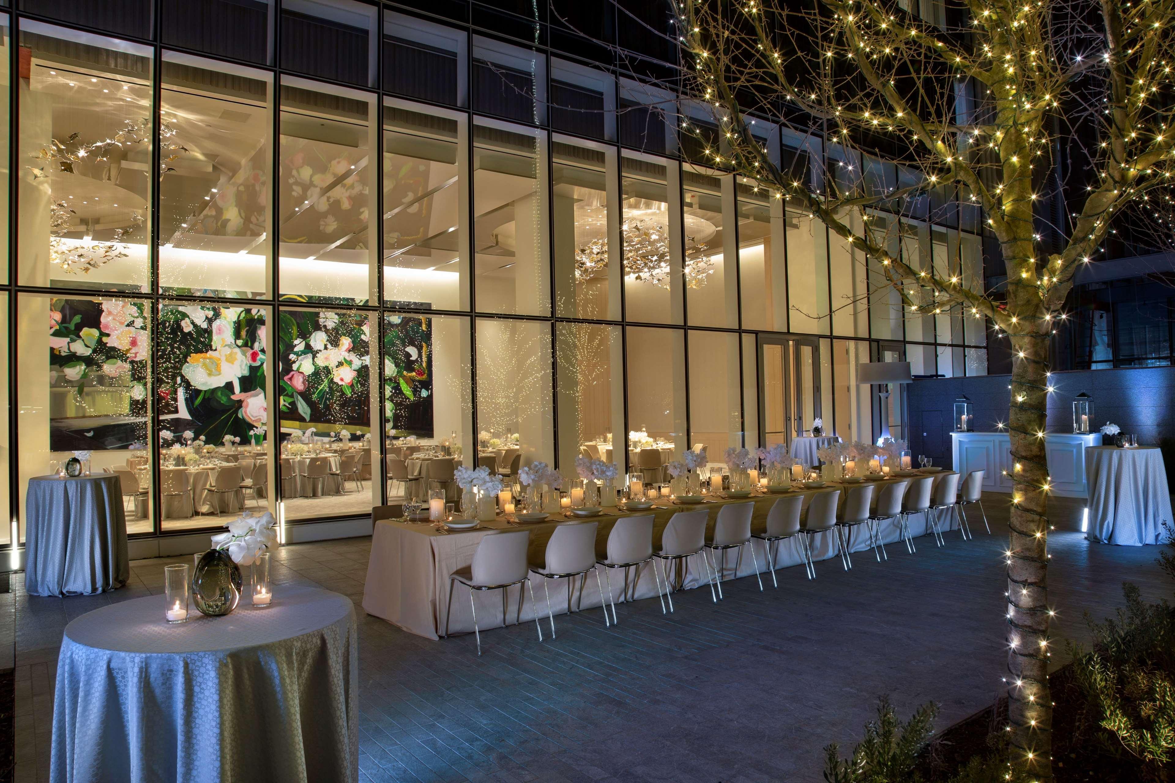 Hall Arts Hotel Dallas, Curio Collection By Hilton Bagian luar foto