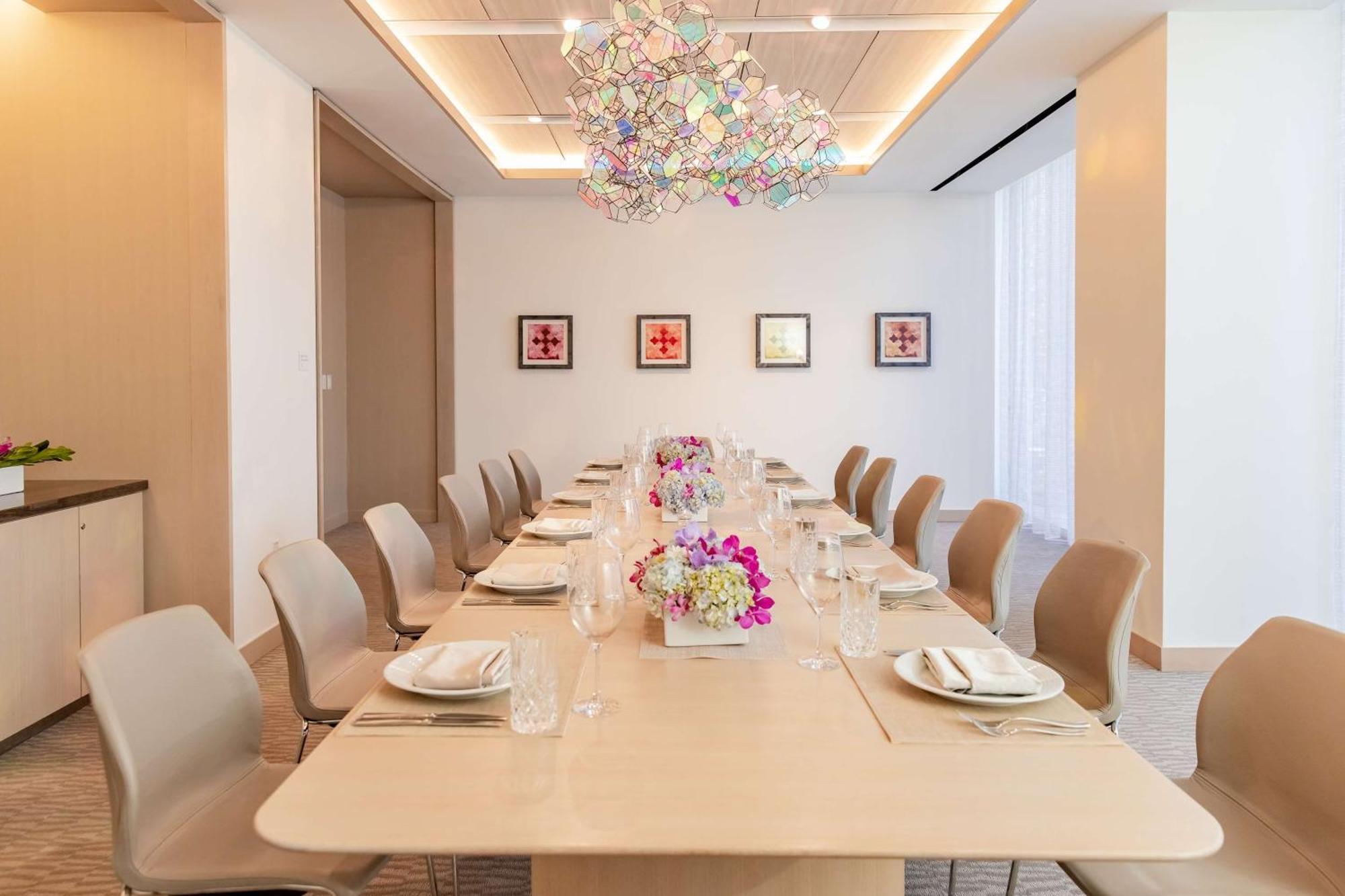 Hall Arts Hotel Dallas, Curio Collection By Hilton Bagian luar foto
