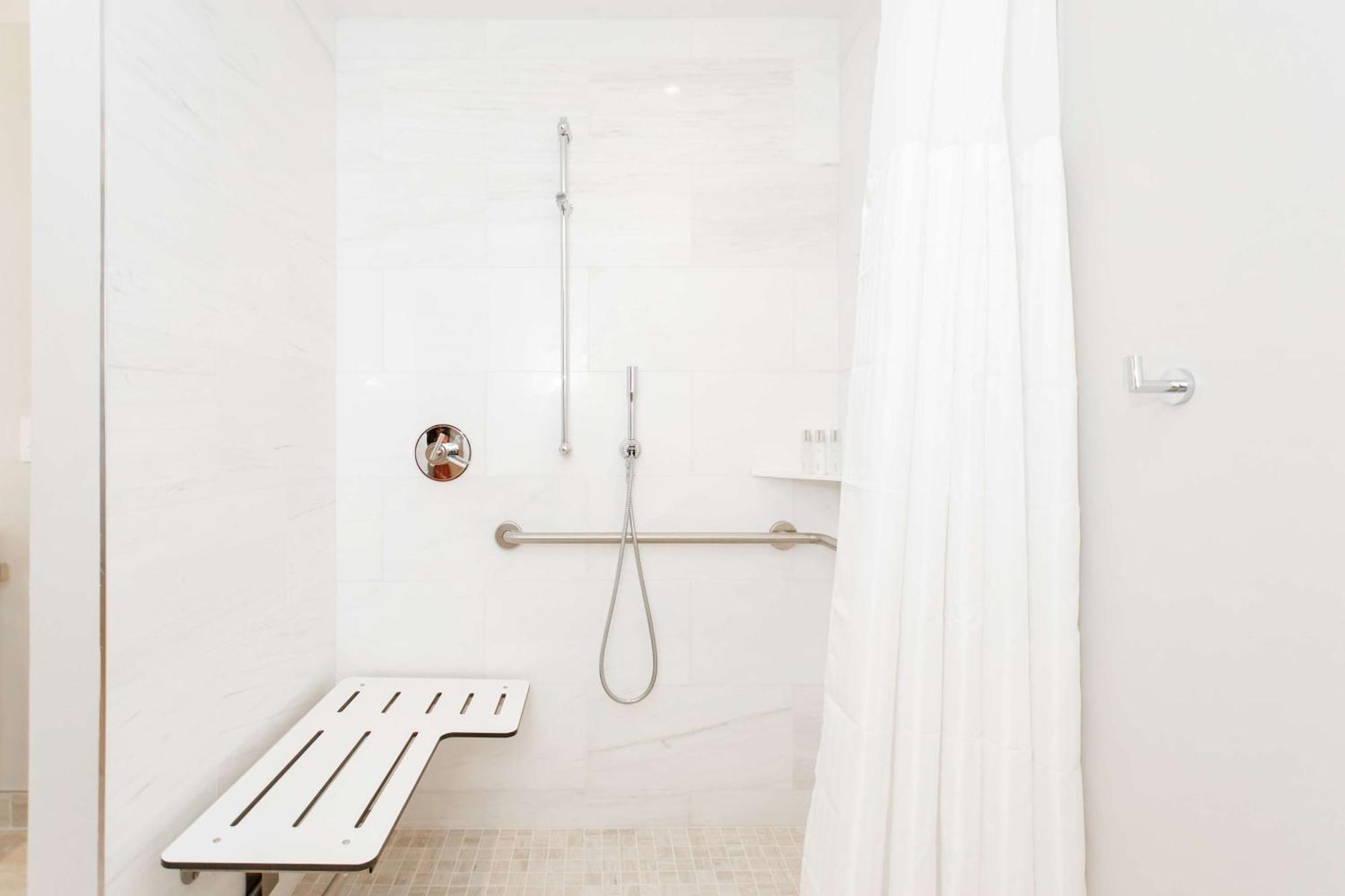 Hall Arts Hotel Dallas, Curio Collection By Hilton Bagian luar foto