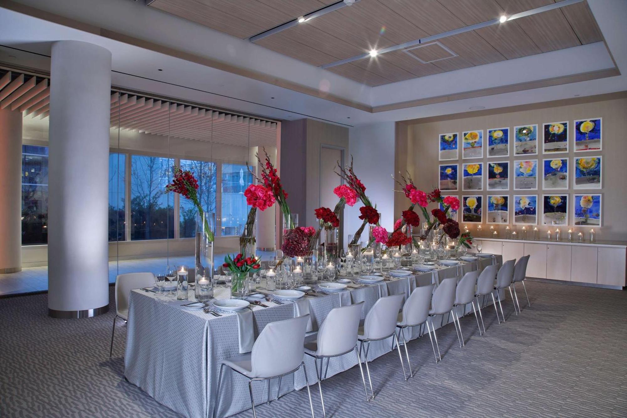 Hall Arts Hotel Dallas, Curio Collection By Hilton Bagian luar foto
