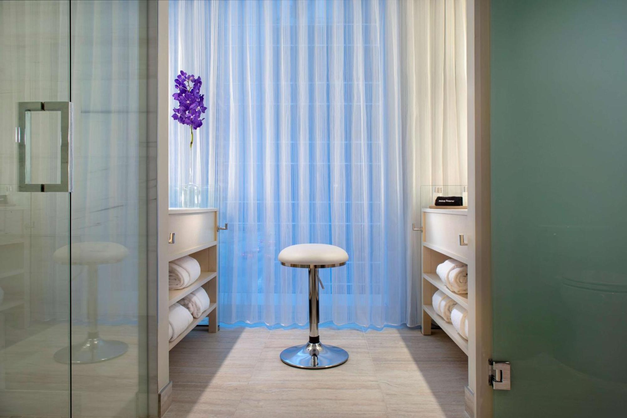 Hall Arts Hotel Dallas, Curio Collection By Hilton Bagian luar foto
