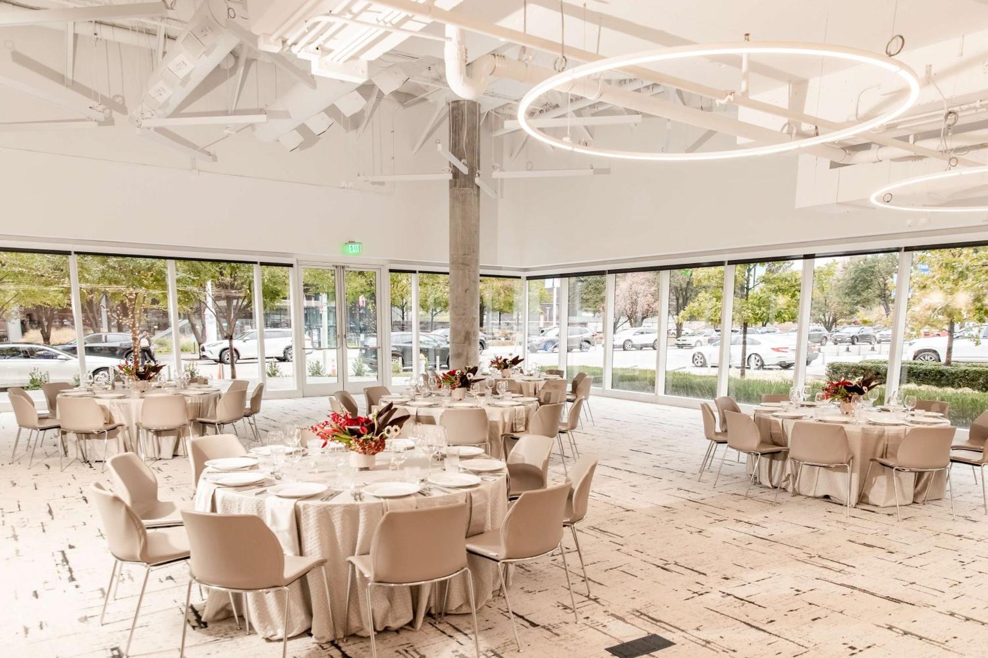 Hall Arts Hotel Dallas, Curio Collection By Hilton Bagian luar foto