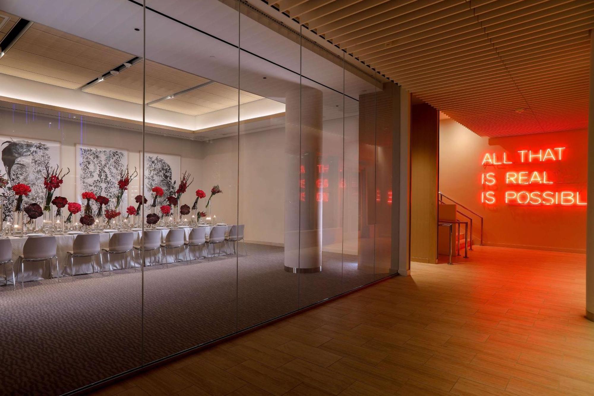 Hall Arts Hotel Dallas, Curio Collection By Hilton Bagian luar foto