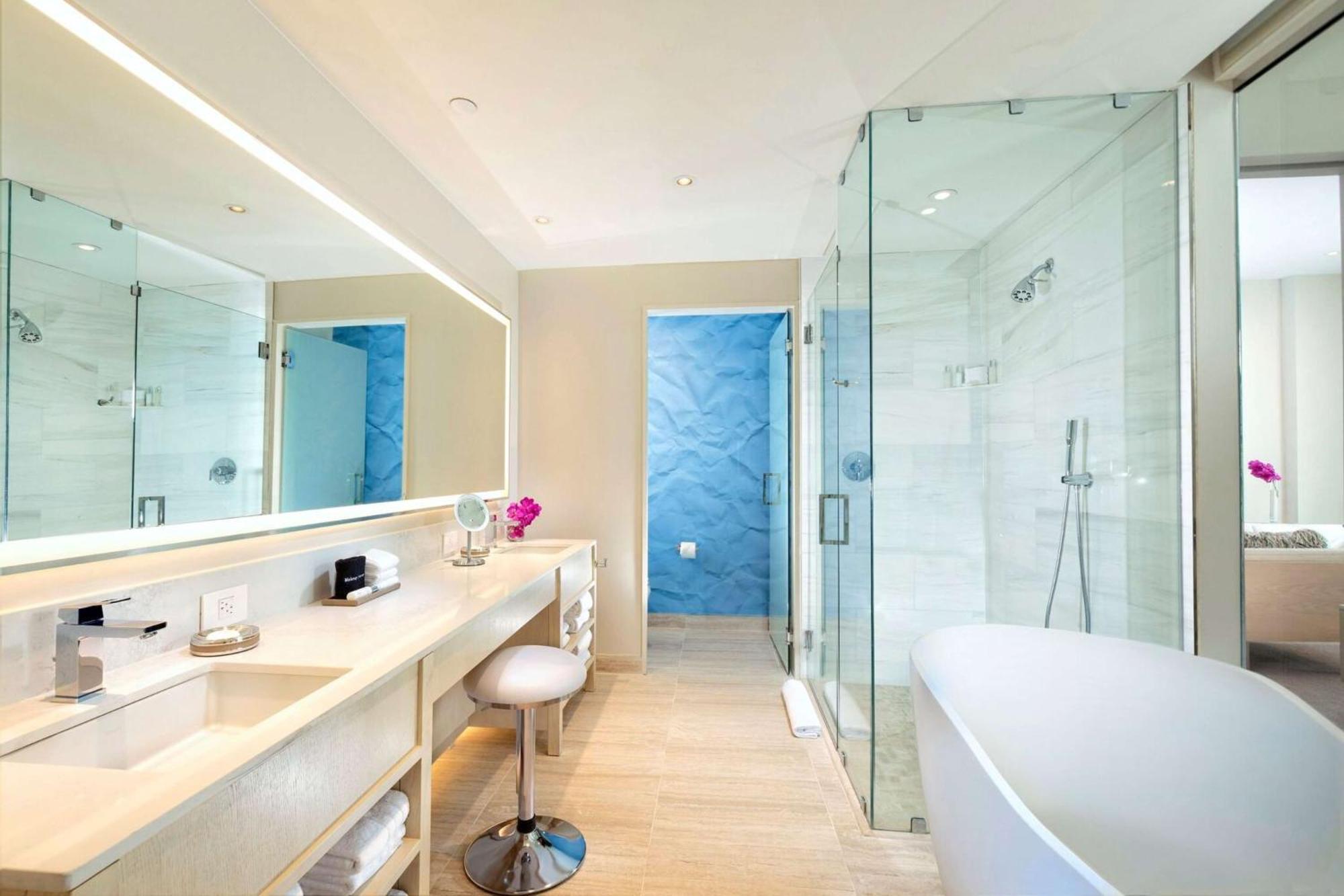 Hall Arts Hotel Dallas, Curio Collection By Hilton Bagian luar foto