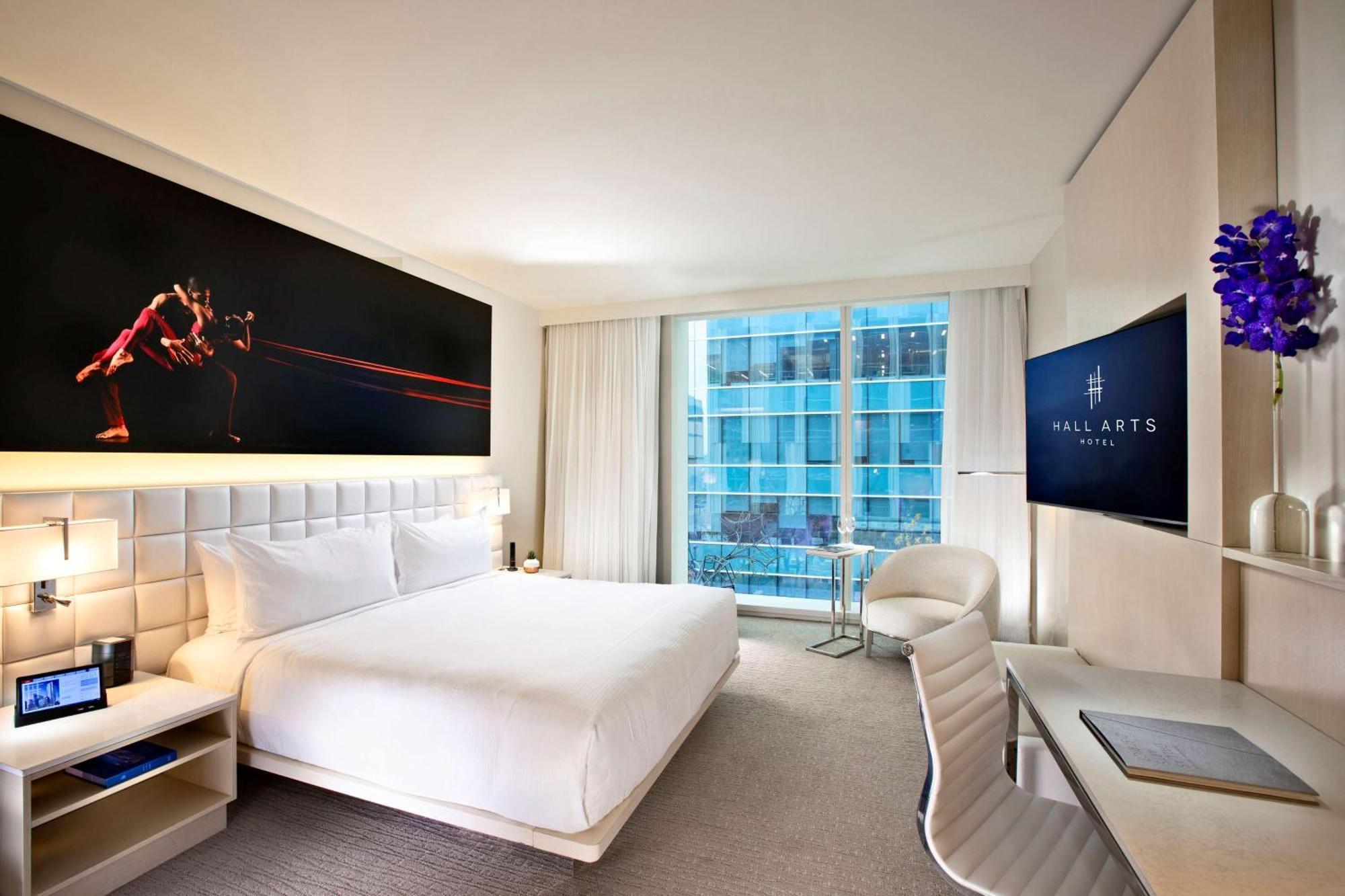 Hall Arts Hotel Dallas, Curio Collection By Hilton Bagian luar foto