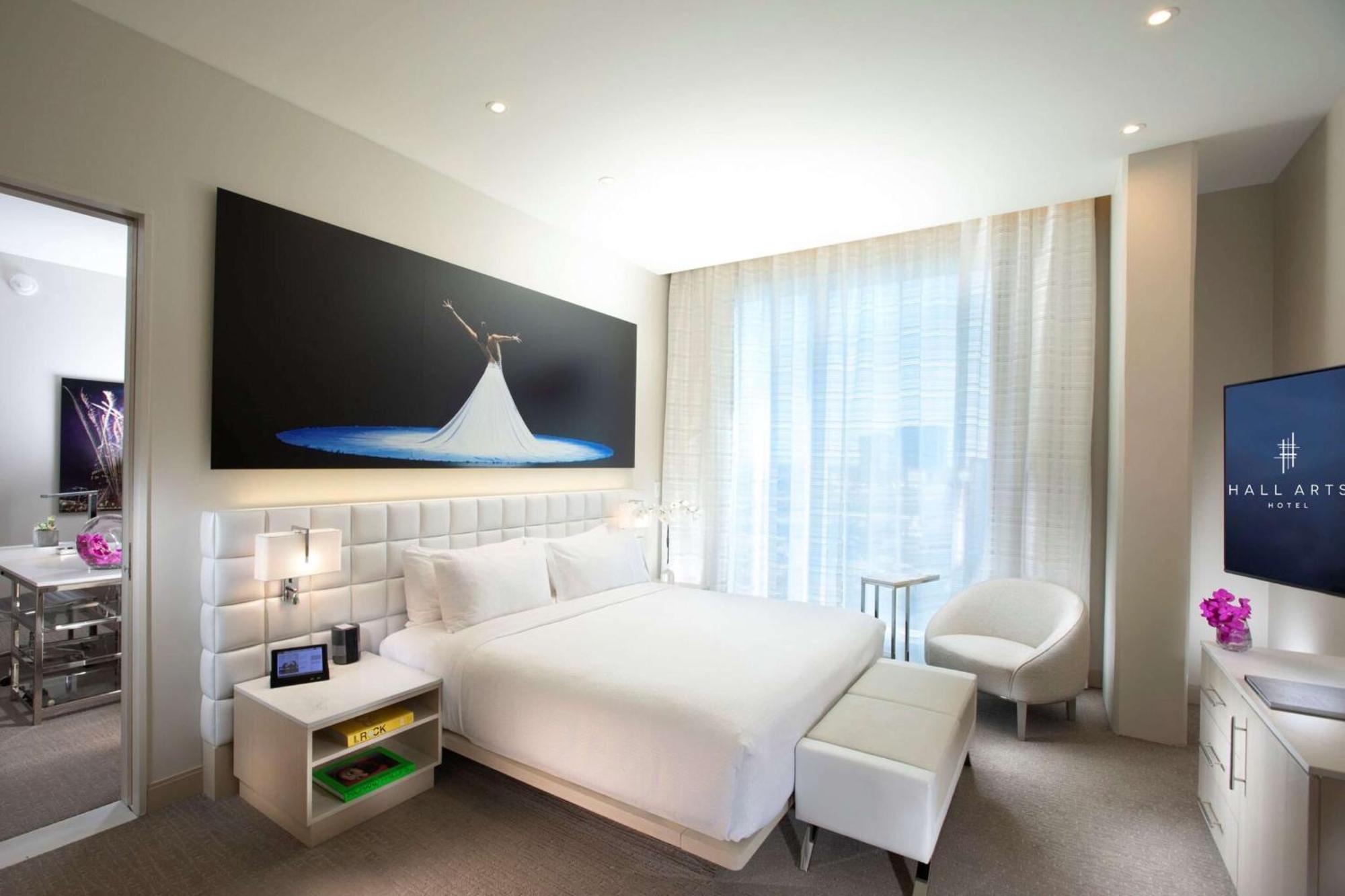 Hall Arts Hotel Dallas, Curio Collection By Hilton Bagian luar foto