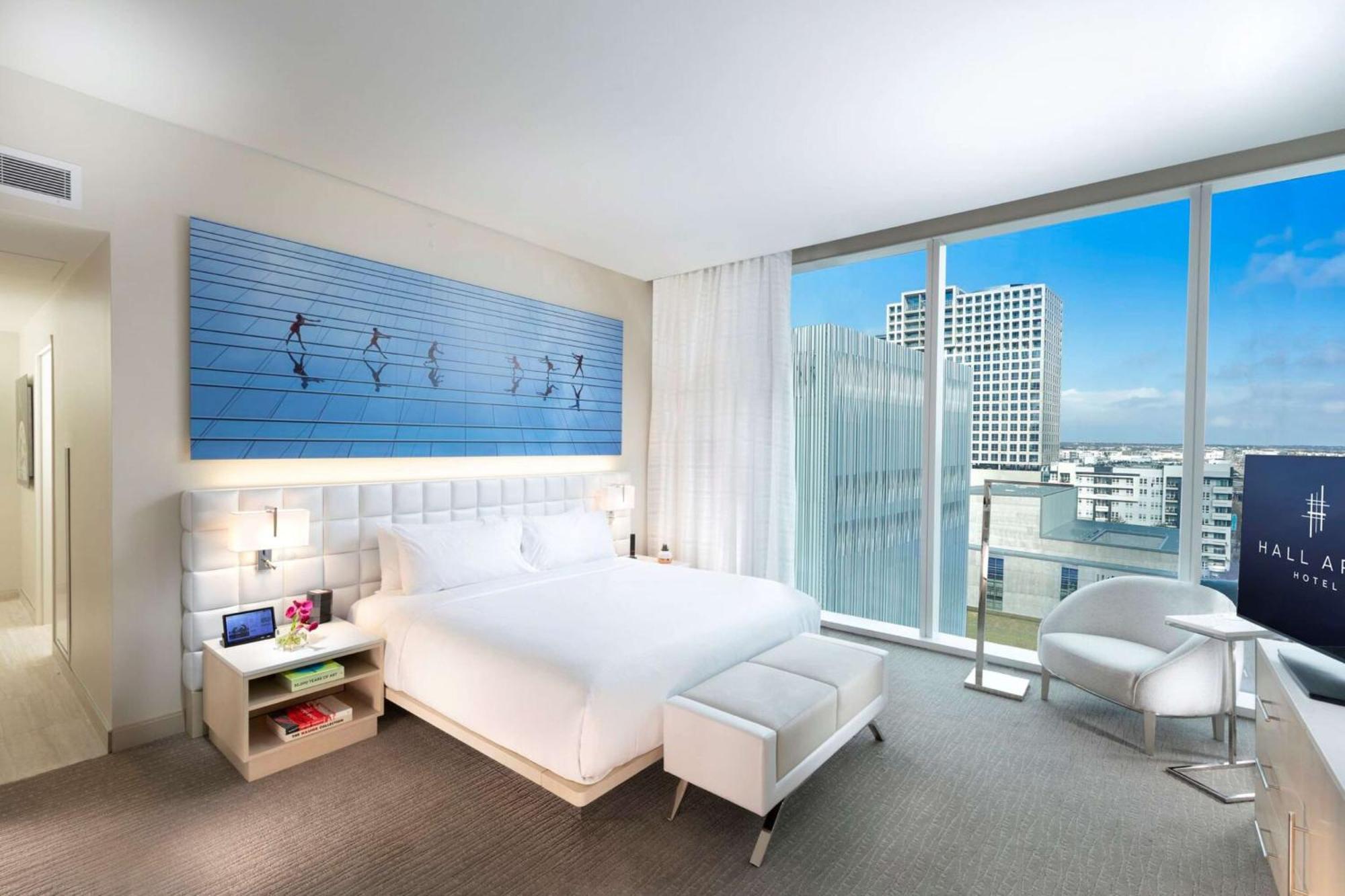 Hall Arts Hotel Dallas, Curio Collection By Hilton Bagian luar foto